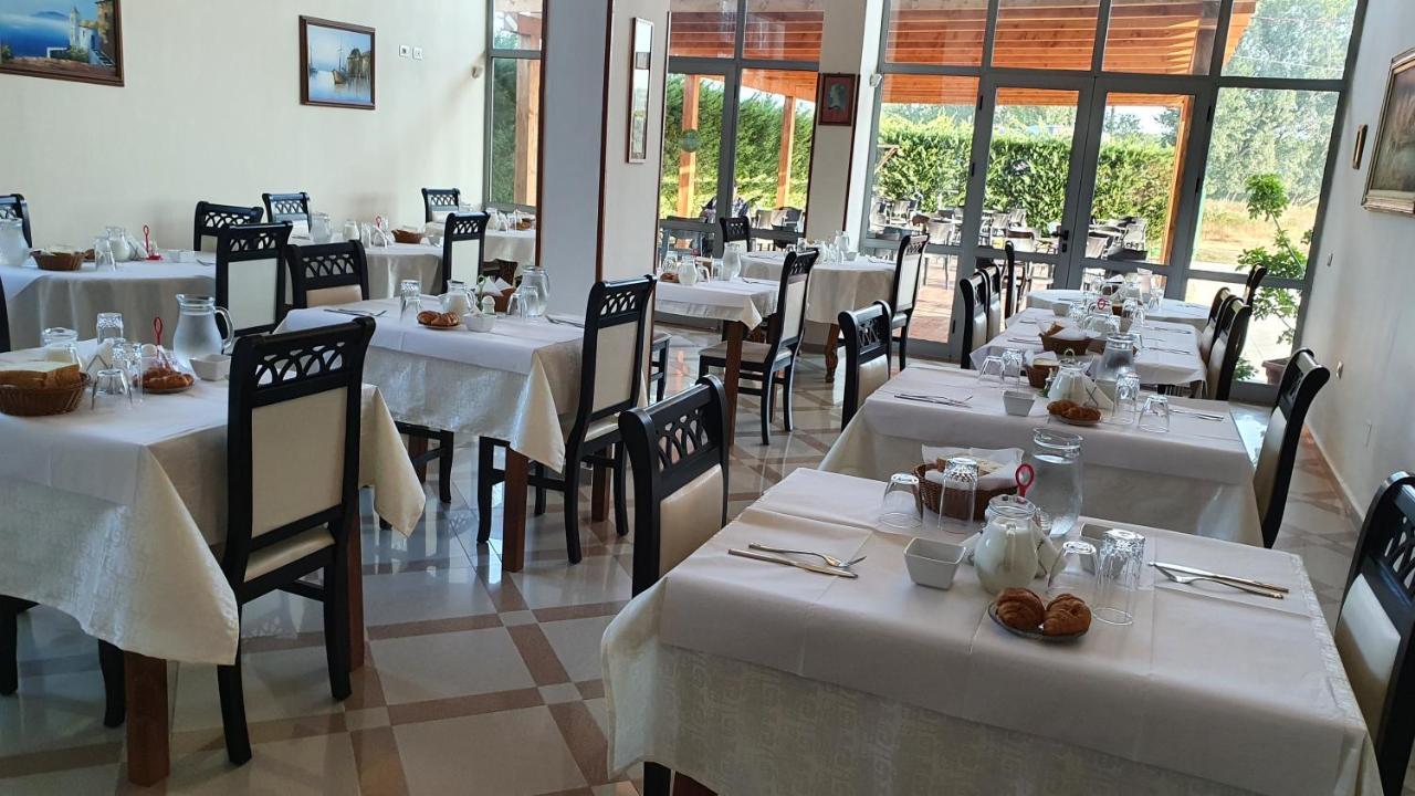 Risus Hotel Golem  Dış mekan fotoğraf