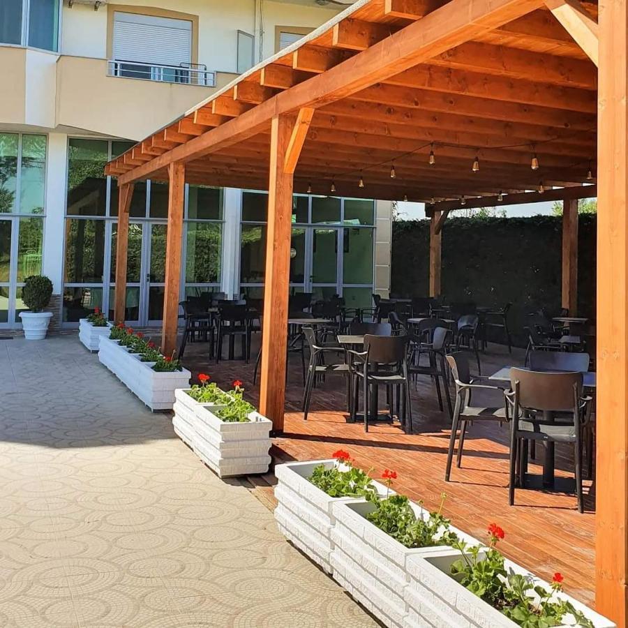 Risus Hotel Golem  Dış mekan fotoğraf