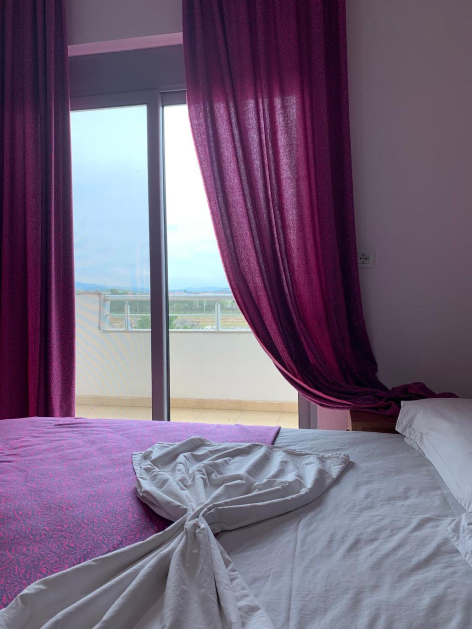 Risus Hotel Golem  Dış mekan fotoğraf
