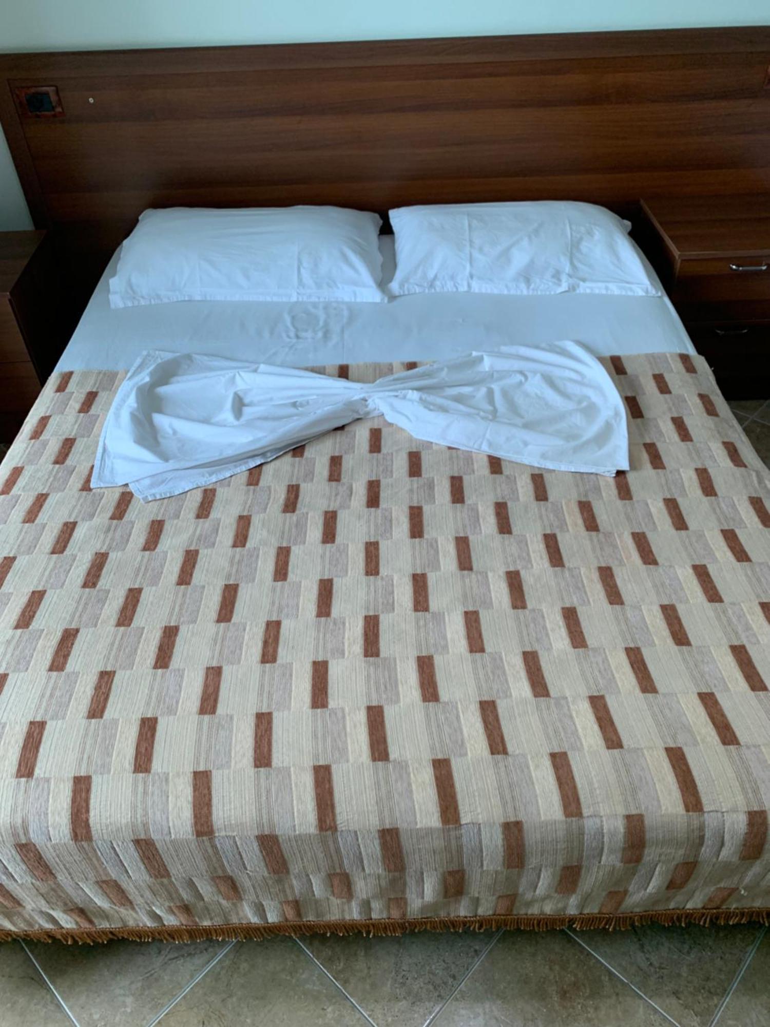 Risus Hotel Golem  Dış mekan fotoğraf