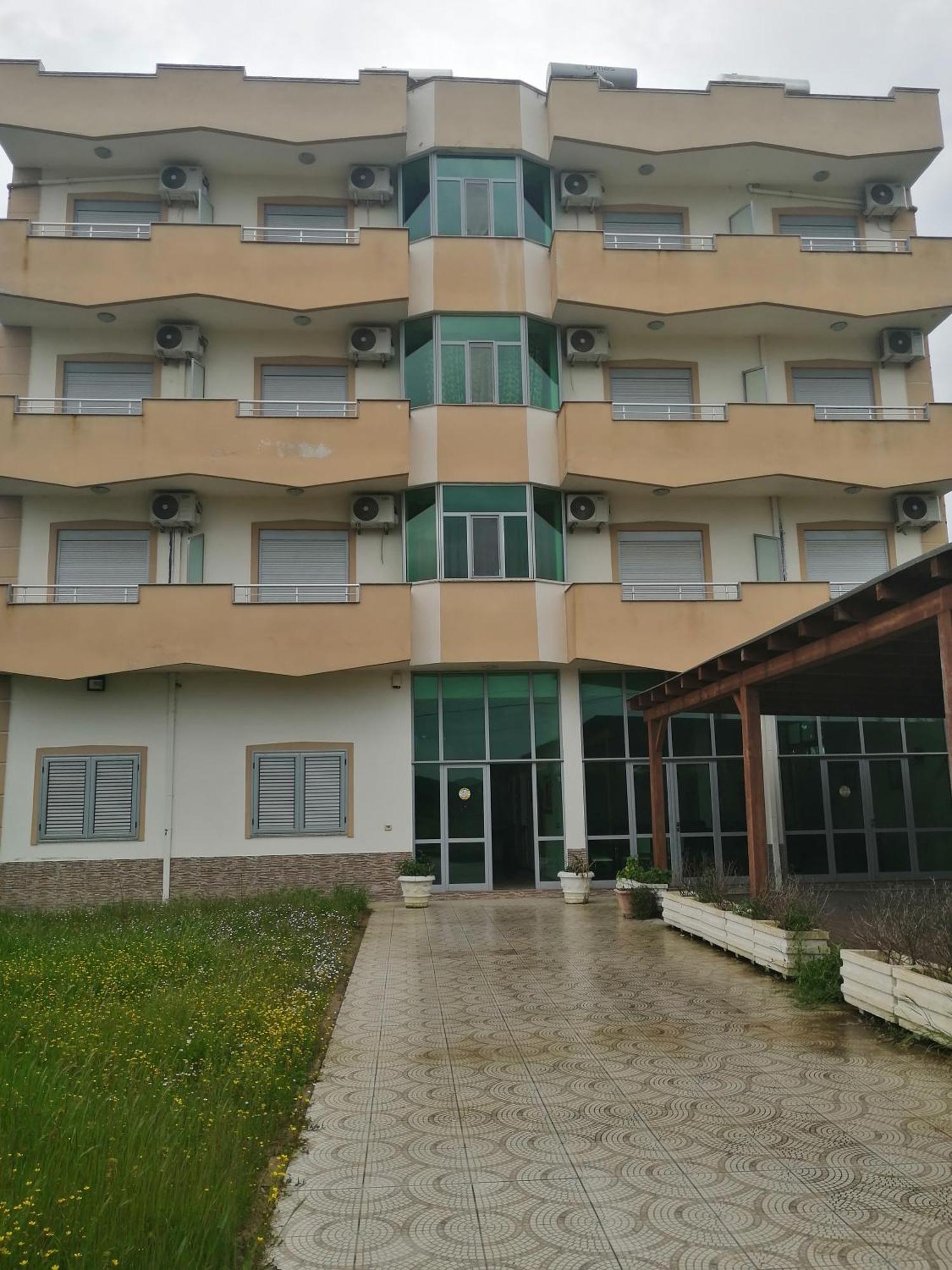Risus Hotel Golem  Dış mekan fotoğraf