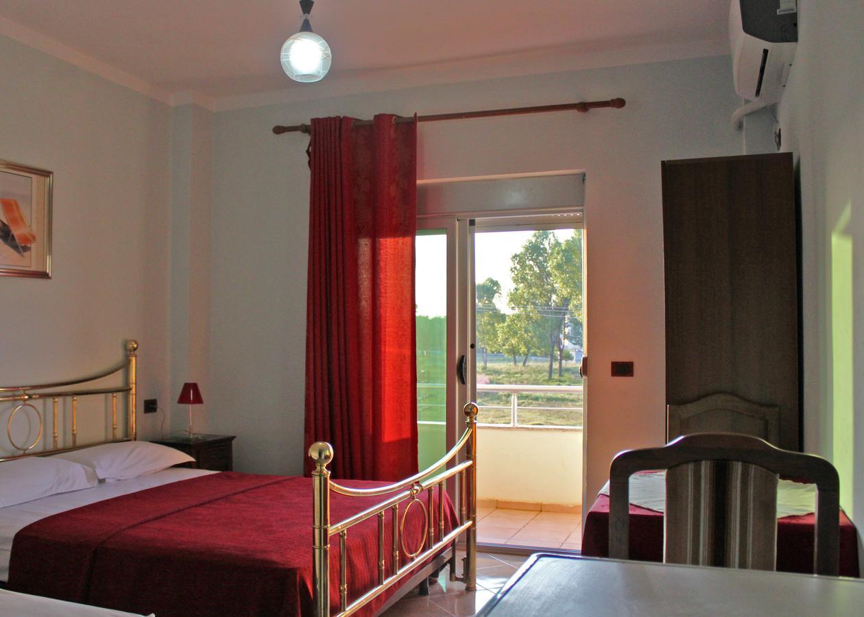 Risus Hotel Golem  Dış mekan fotoğraf