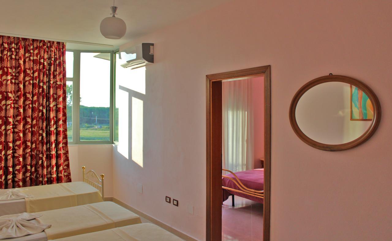 Risus Hotel Golem  Dış mekan fotoğraf
