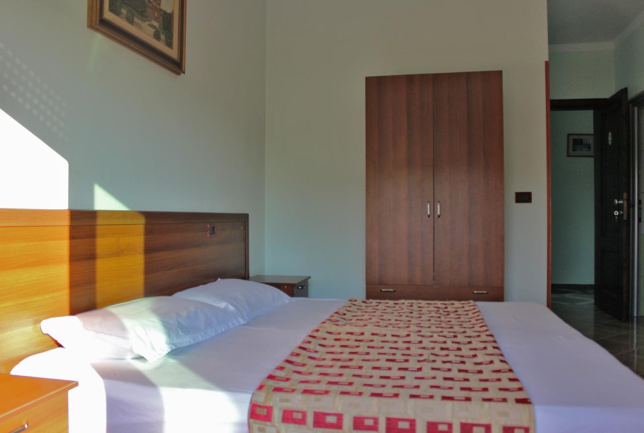 Risus Hotel Golem  Dış mekan fotoğraf