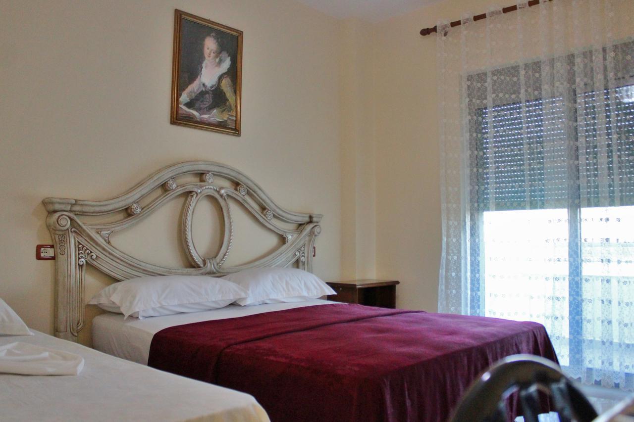 Risus Hotel Golem  Dış mekan fotoğraf