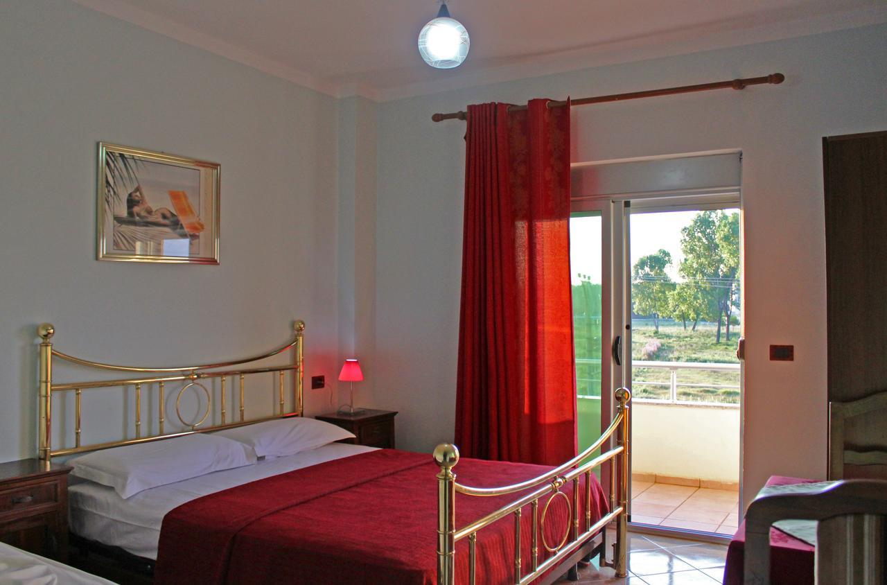 Risus Hotel Golem  Dış mekan fotoğraf