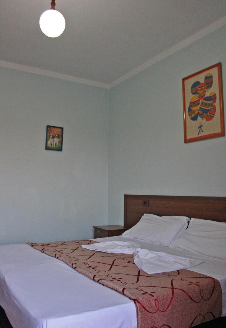 Risus Hotel Golem  Dış mekan fotoğraf