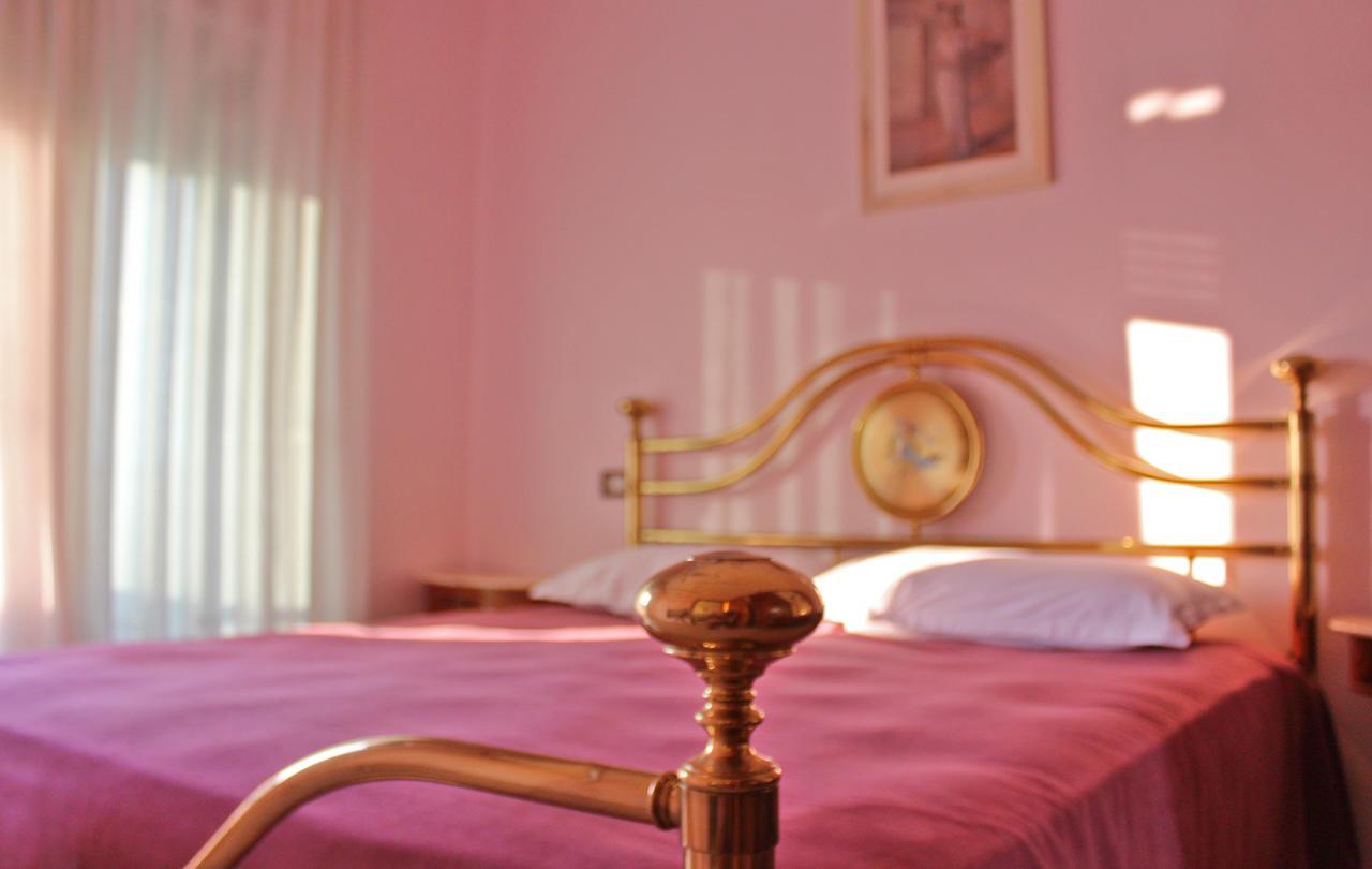 Risus Hotel Golem  Dış mekan fotoğraf
